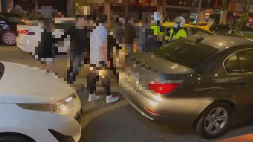 Life生活網 21全台 第一毆 K歌爆衝突4打2猛追車