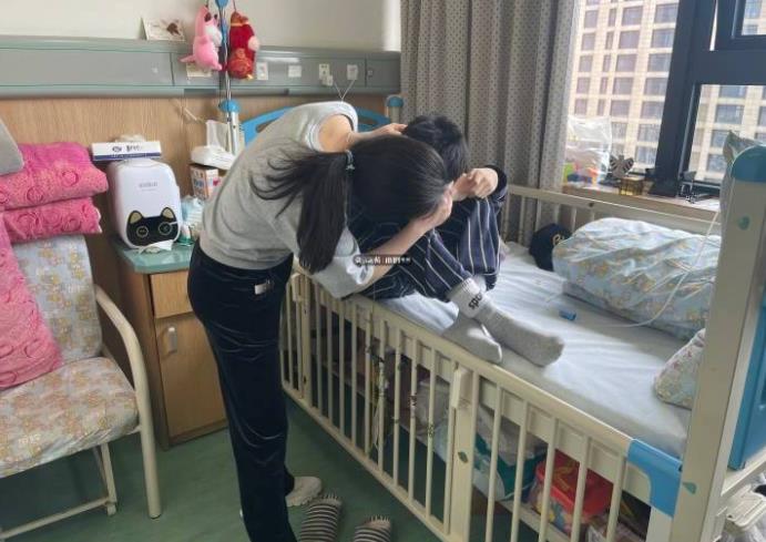 15歲少年「結腸癌」末期壽命剩2年　這決定讓母親當場淚崩