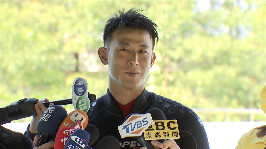 怒海潛將兄妹檔默契佳!哥哥助妹妹成為首位女隊員