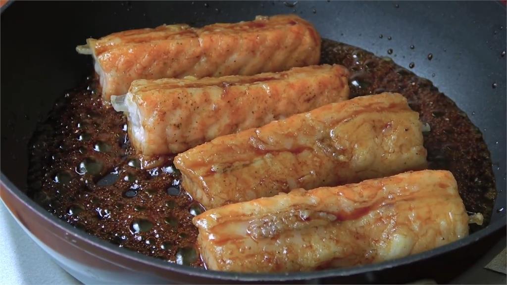 蒲燒「鮭」魚丼飯！日本大廚超簡單作法　2關鍵變出神級美味