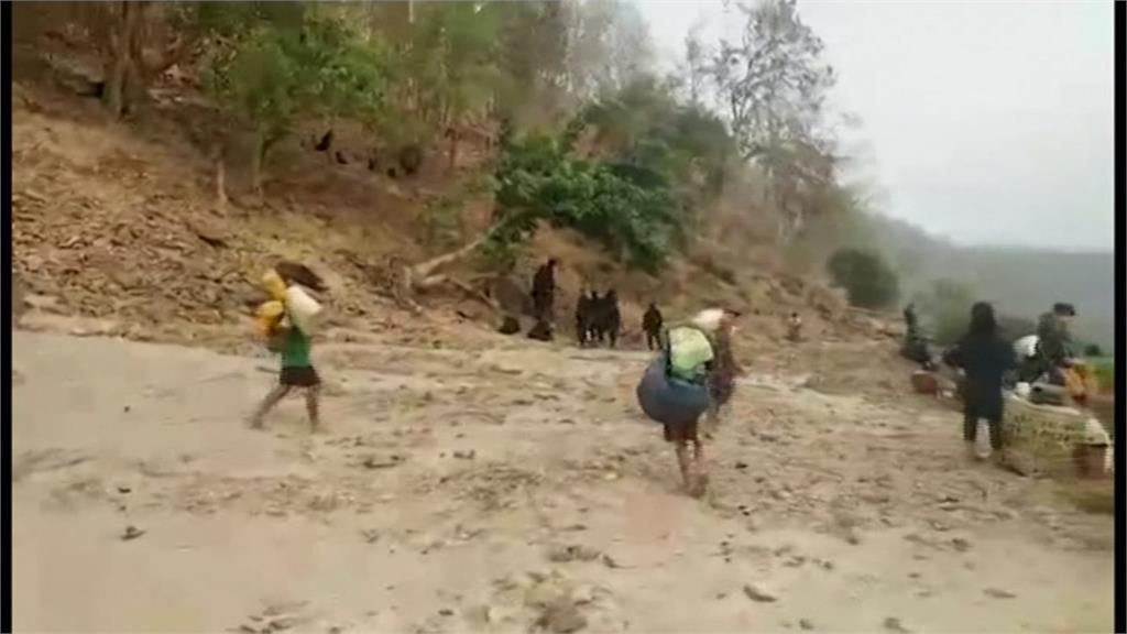 克倫族遭緬軍轟炸 2萬難民流離失所躲叢林