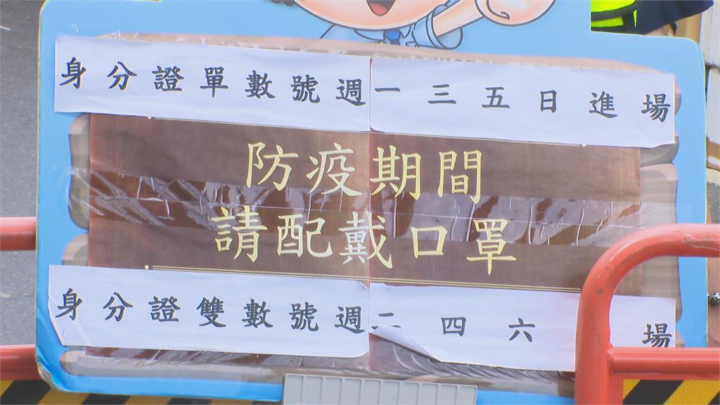 疫情漸趨緩...濱江市場人潮有增加　分流＋民眾「速戰速決」苦了攤商