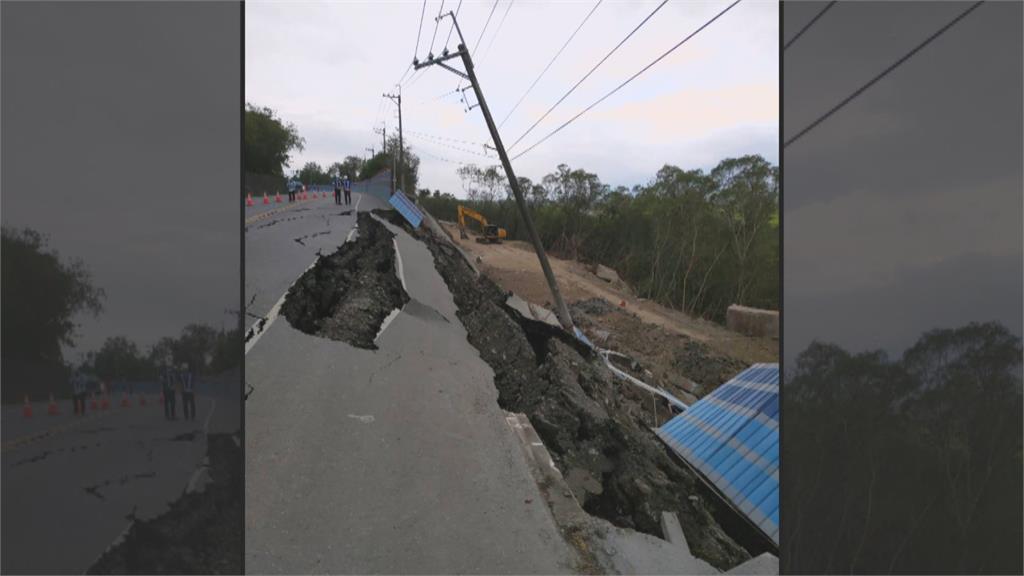 拓寬工程釀路基流失！　花蓮富南國小前道路塌坍、電線桿傾斜