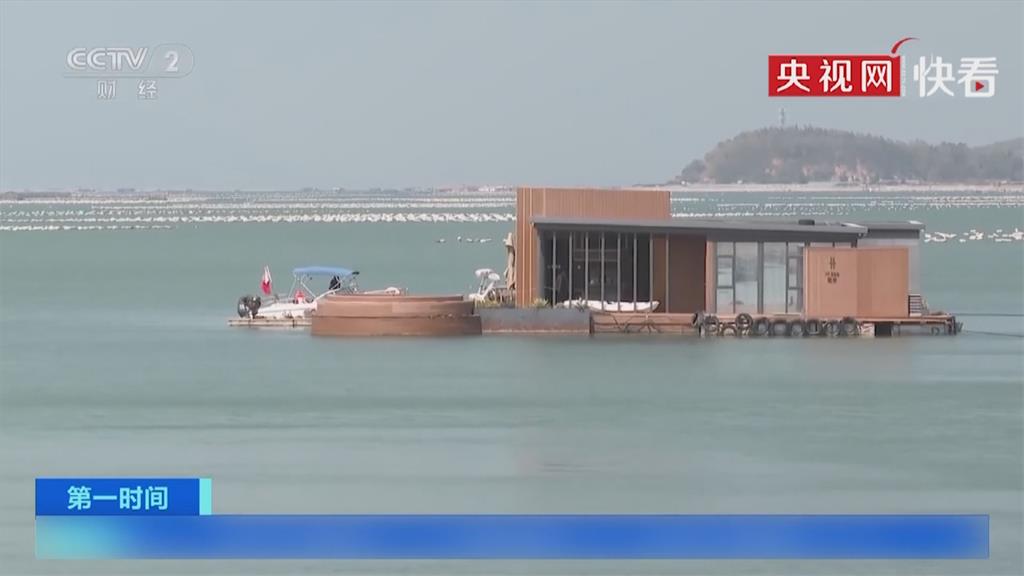 福建網紅漂浮島嶼飯店 非法占用海域 還排污水遭拖離