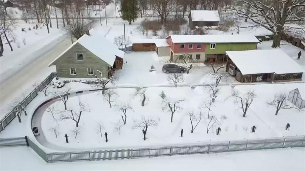 雪車疾馳 拉脫維亞最強老爸巧手將庭院變遊樂場 民視新聞網