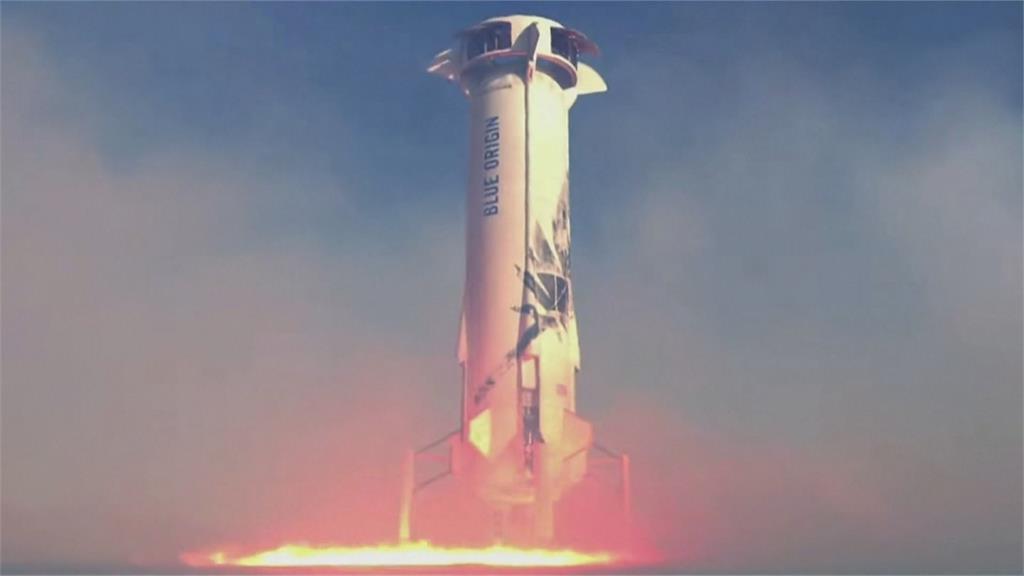 世界首富貝佐斯下月將進行太空旅行！網友一見到「火箭外型」秒歪樓