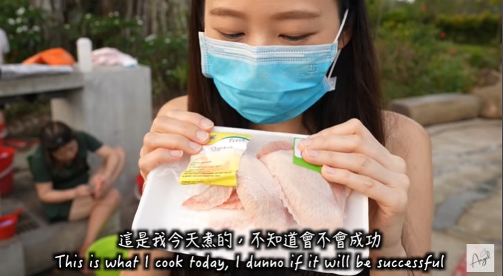 快新聞／扯！台灣網紅在星國「溫泉公園煮雞翅」　當地人批：這種作法很噁心