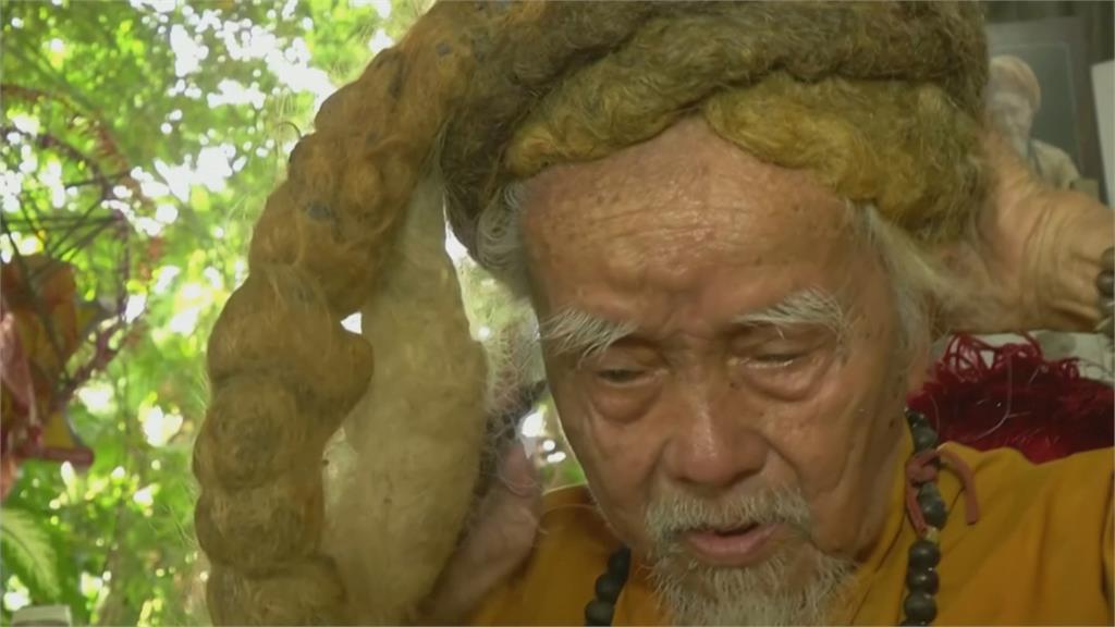 長髮「阿公」70年未剪！越南92歲翁髮長5公尺