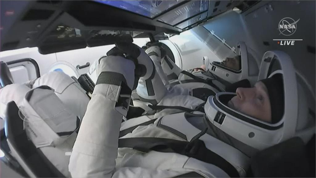 任務結束！ 4名太空人搭SpaceX堅韌號返回地球