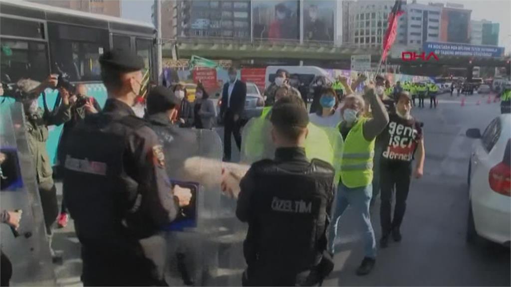 五一勞動節多國勞工示威爭取保障土耳其212人違防疫限制被拘