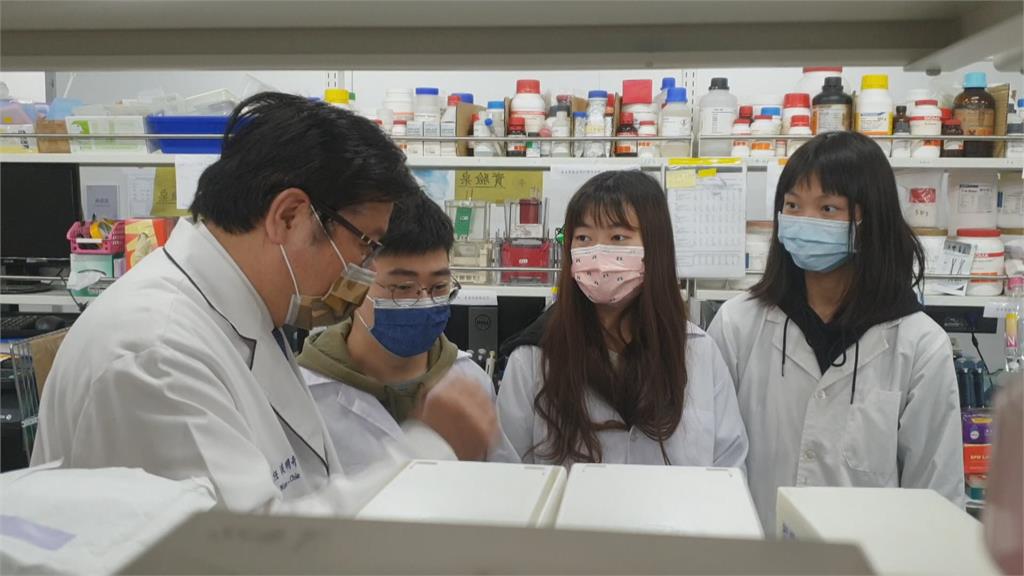 中國醫藥大學抗武肺新發現！蔬果單寧酸能抑制病毒