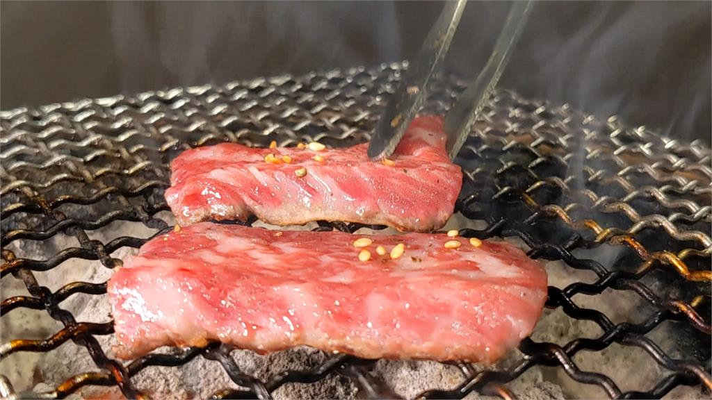 燒肉變身「一皇二后飯」 鮭魚卵、海膽鮮味迸發