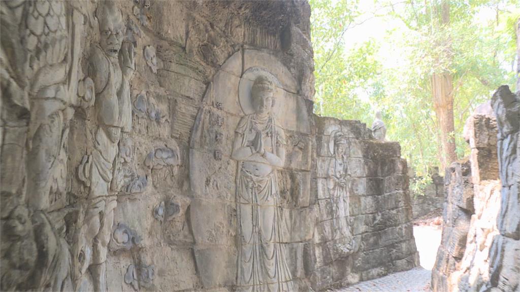 石壁浮雕佛像「台版吳哥窟」 藏身楠西佛寺後院