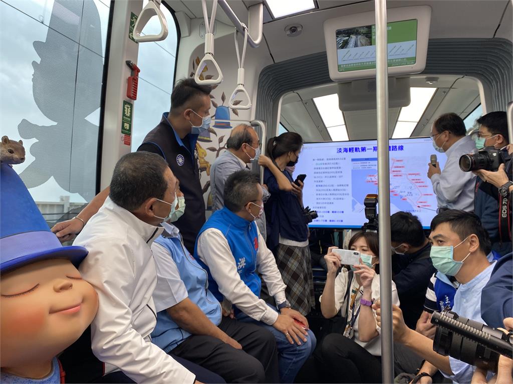 侯市長搭「香氛列車」視察藍海線 新三站將免費搭乘一個月