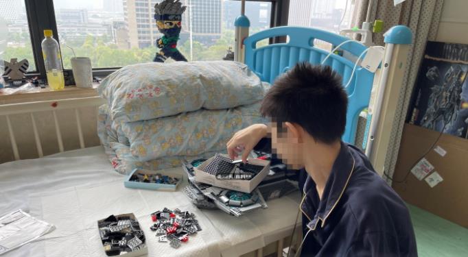 15歲少年「結腸癌」末期壽命剩2年 這決定讓母親當場淚崩