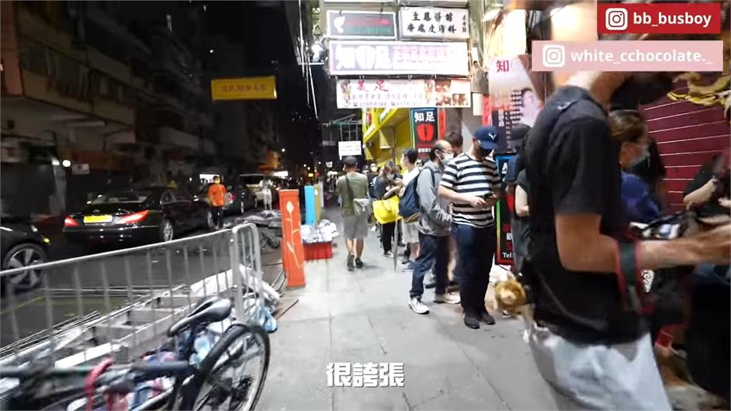 全城搶購《蘋果日報》！回顧香港失去言論自由的一夜　他曝：有10輛警車徘迴