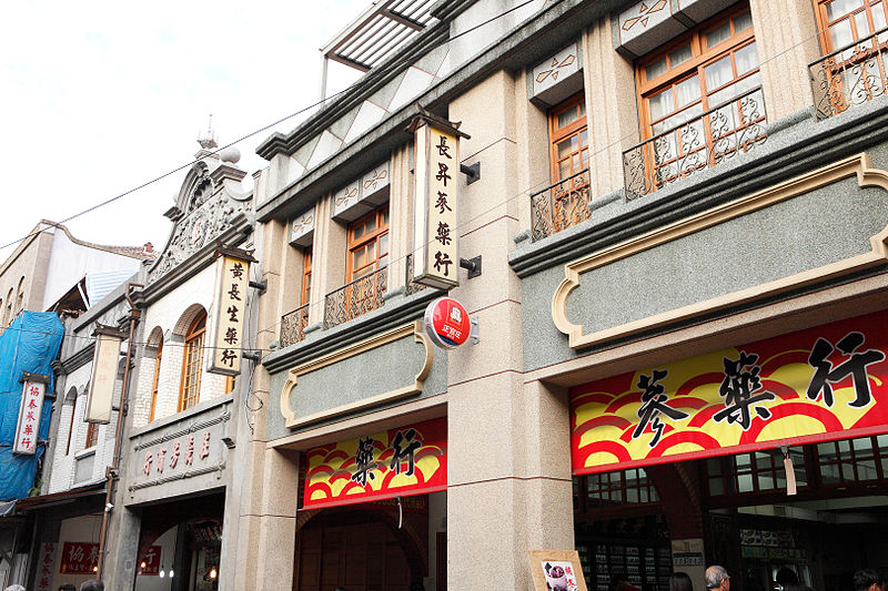 不只是年貨大街而已！曾是台灣歷史、商業、藝文、社運重心的迪化街│故事台灣