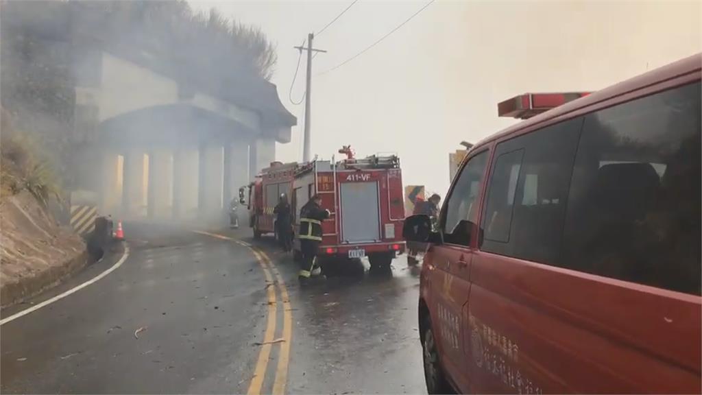 燒到隔天！阿里山大火延燒1公頃 直昇機灑水灌救 林務局員工遭落石砸傷
