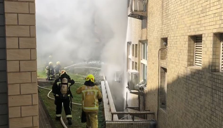 快新聞／海洋大學大樓起火警 地下室堆黑煙四起幸無人傷亡