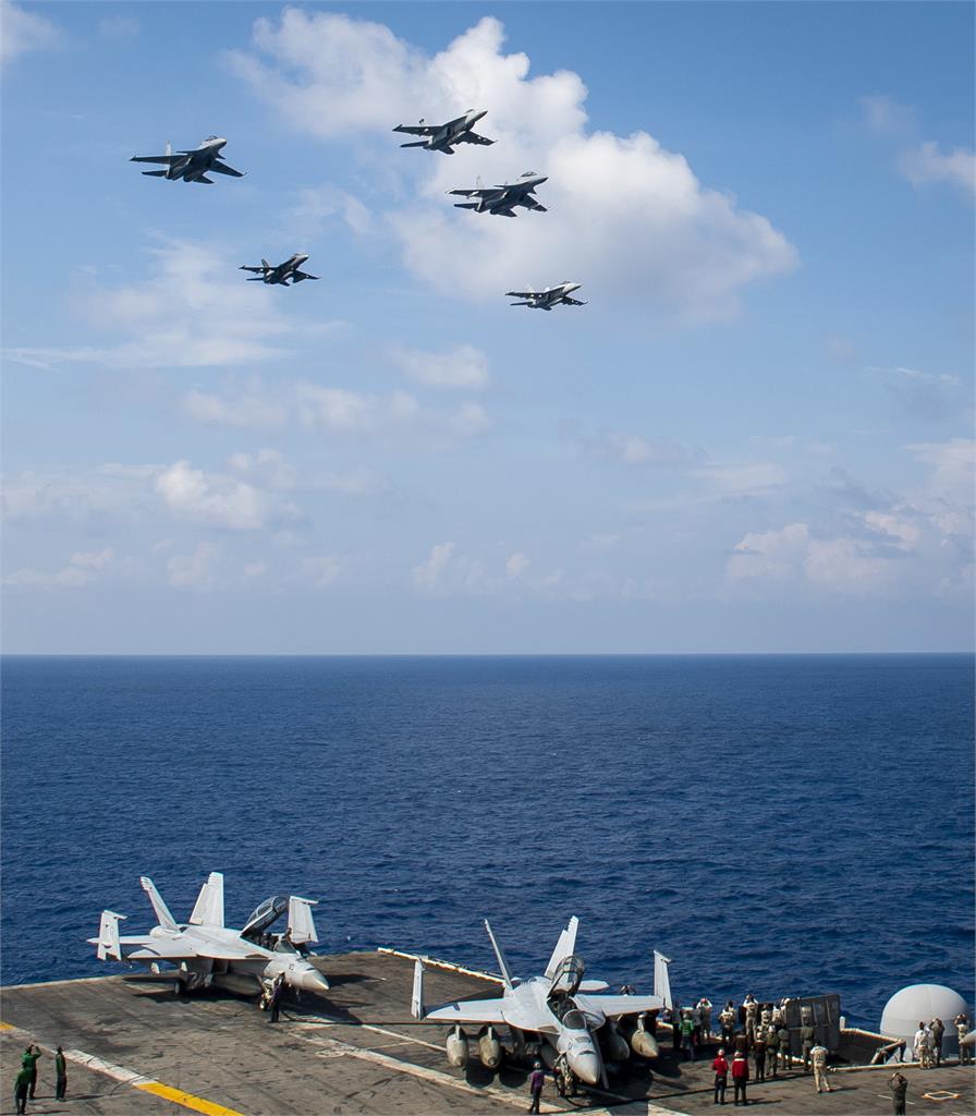 《戰區》曝25架共機擾台當天　美軍F-16掛「實彈」出勤！