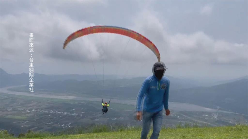 11位聽障者挑戰飛行傘 勇敢飛向花東縱谷天際