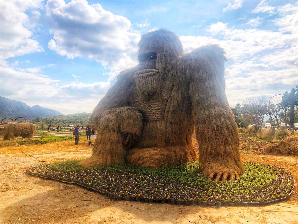 驚歎！富里第二屆稻草藝術季 首見20座巨型稻草動物派對狂歡
