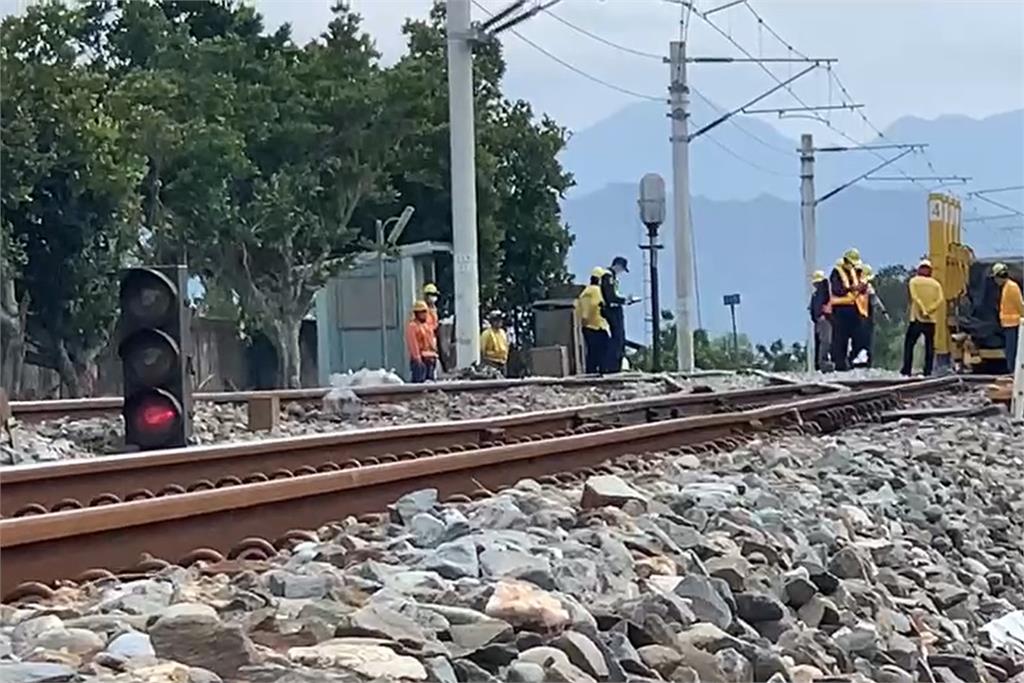 快新聞／台鐵海端站電力維修車撞道班工 員工透露「3種可能」釀2死1傷