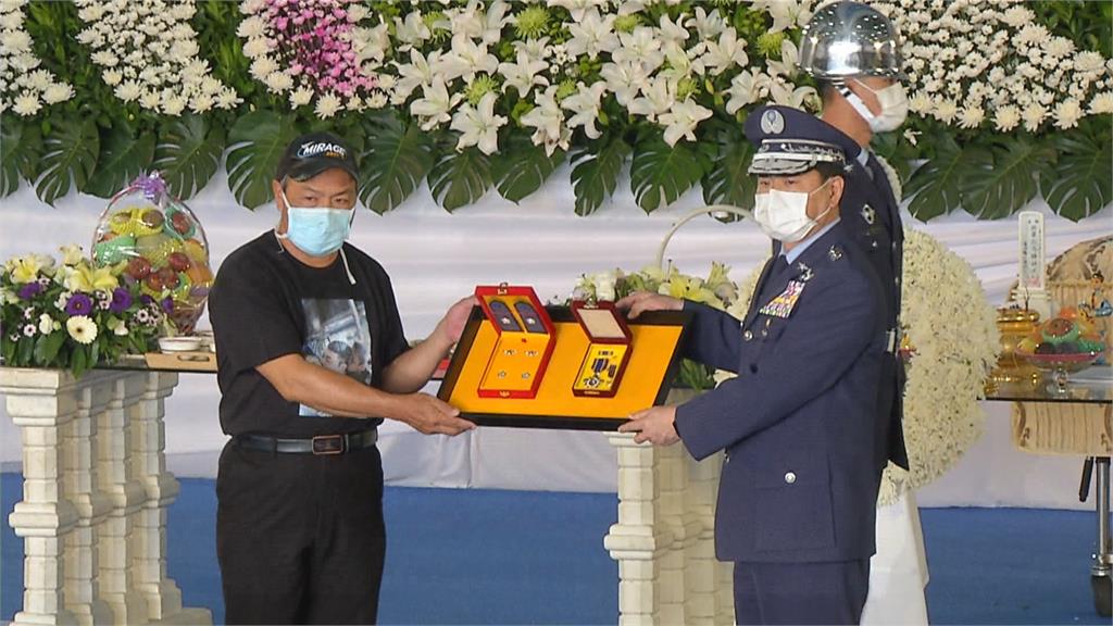 F-5E殉職飛官羅尚樺公祭 蔡總統親頒發褒揚令