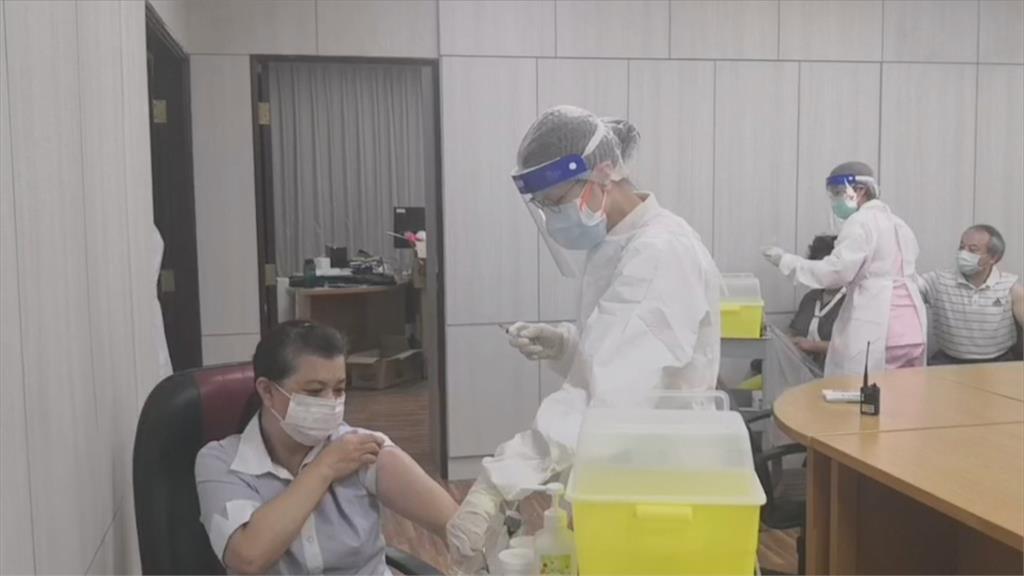 新北家禽合作社爆21人確診　批發市場急造冊篩檢、打疫苗