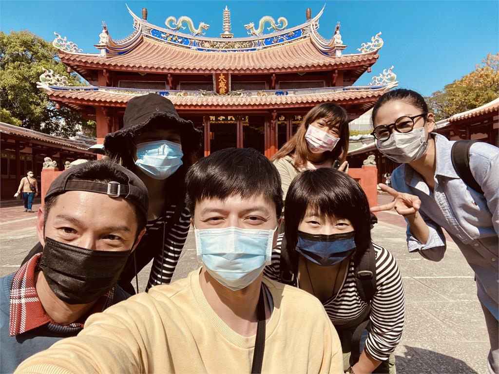 洪小鈴花2小時化歌仔戲妝 被讚「有楊麗花風範」!