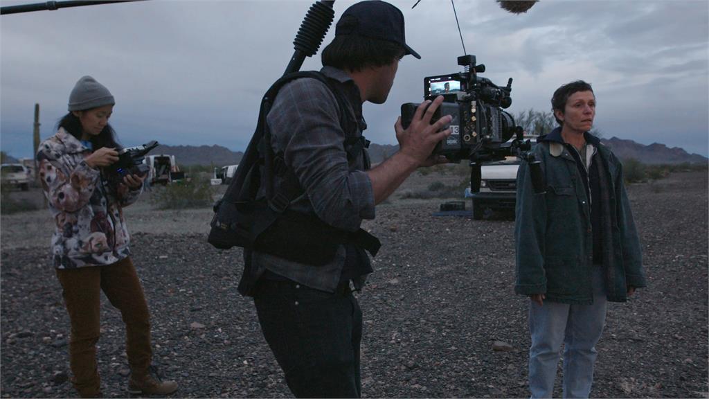 《游牧人生》強勢問鼎奧斯卡最佳影片 橫掃歐美各大前哨獎項