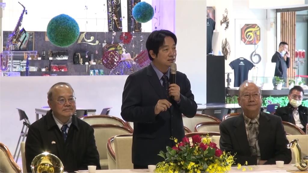 訪薩克斯風博物館 賴清德試身手「吹三聲」