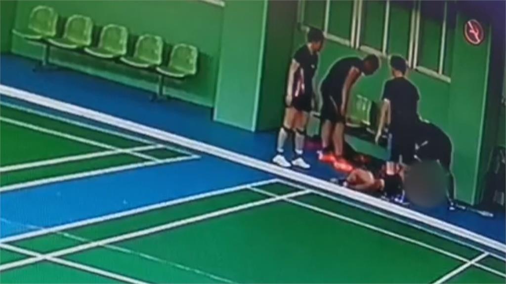 男子打羽球突倒地無心跳 球友緊急CPR搶回一命