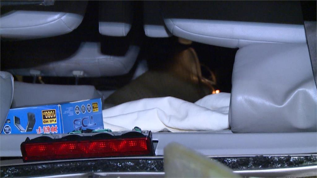 夜遊下山車速過快? 休旅車失控翻覆4傷