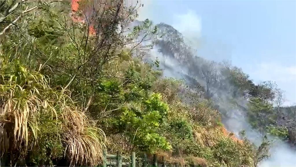 尖石60-1縣道雜草火警 蔓延引發山林火警