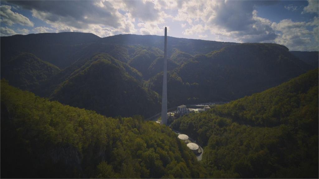 全歐洲最高煙囪「120層樓」高 攀岩世界冠軍花7小時攻頂