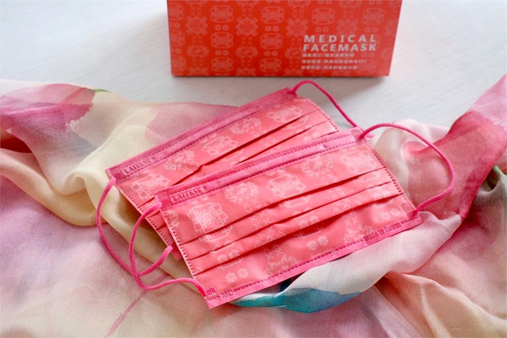 粉色控尖叫！ 萊潔「粉絲綢」醫療口罩夢幻登場 3/14首波一萬盒開放預購
