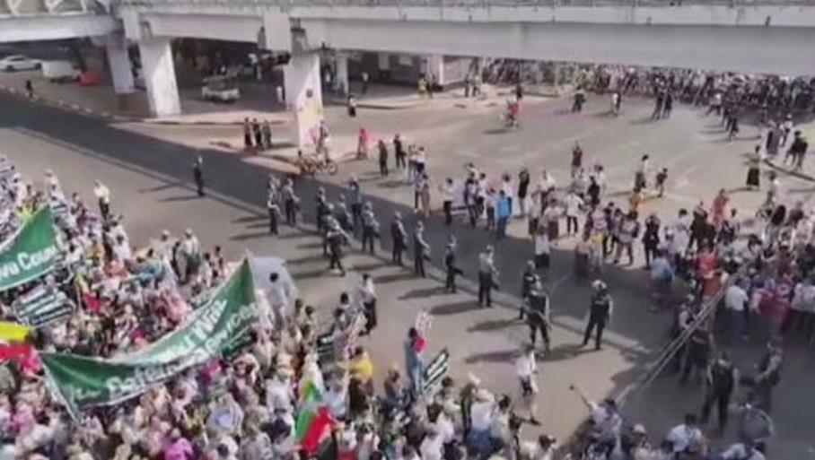 緬甸示威持續遍地開花　臉書、IG今起全面封殺軍政府