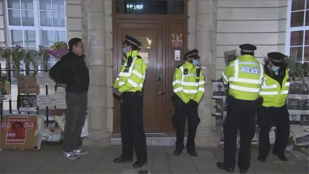 緬甸駐英大使進不了使館! 「最帥和尚」遭逮捕