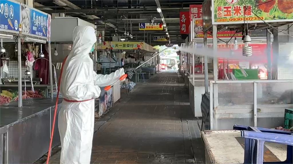 花蓮確診者多次到重慶市場　上百流動攤販照開