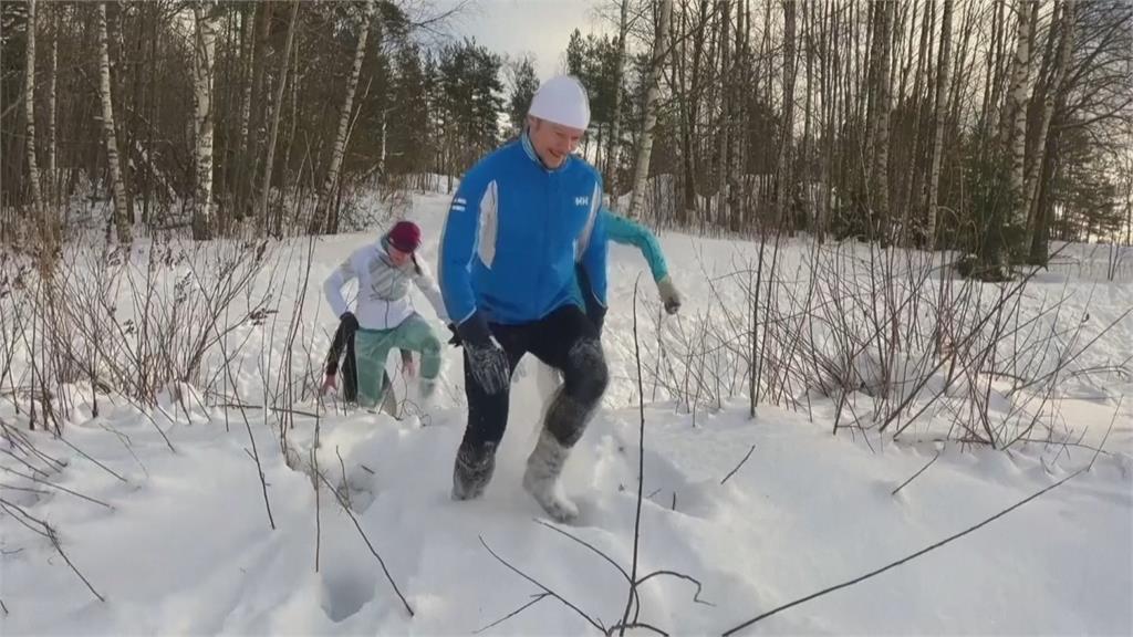 芬蘭人穿毛襪跑雪地 稱強身又按摩足部