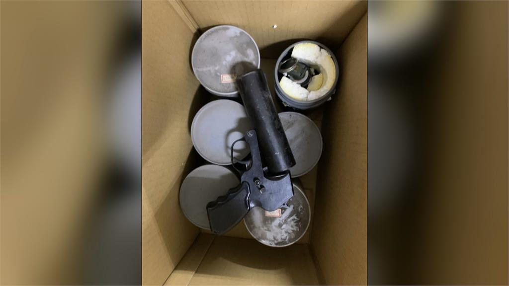 驚恐怖！警局送報廢鐵櫃要回收 竟藏桶裝手榴彈、信號槍