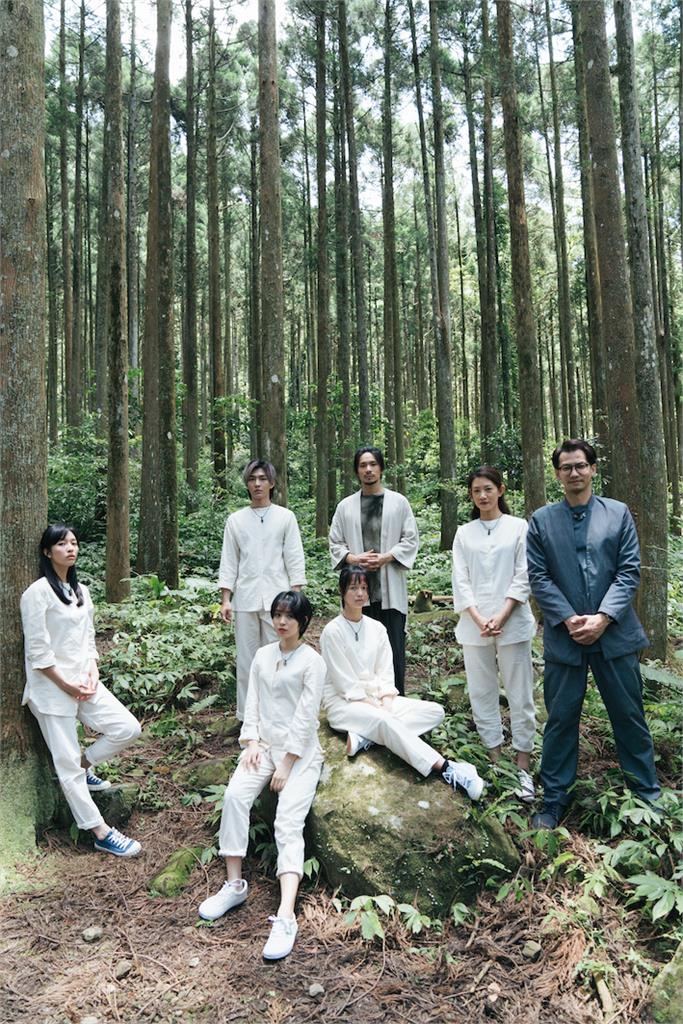 邪教教主姚淳耀帶領教徒炎亞綸、吳奕蓉、鄒承恩、劉倩妏、王渝屏、王渝萱亮相!