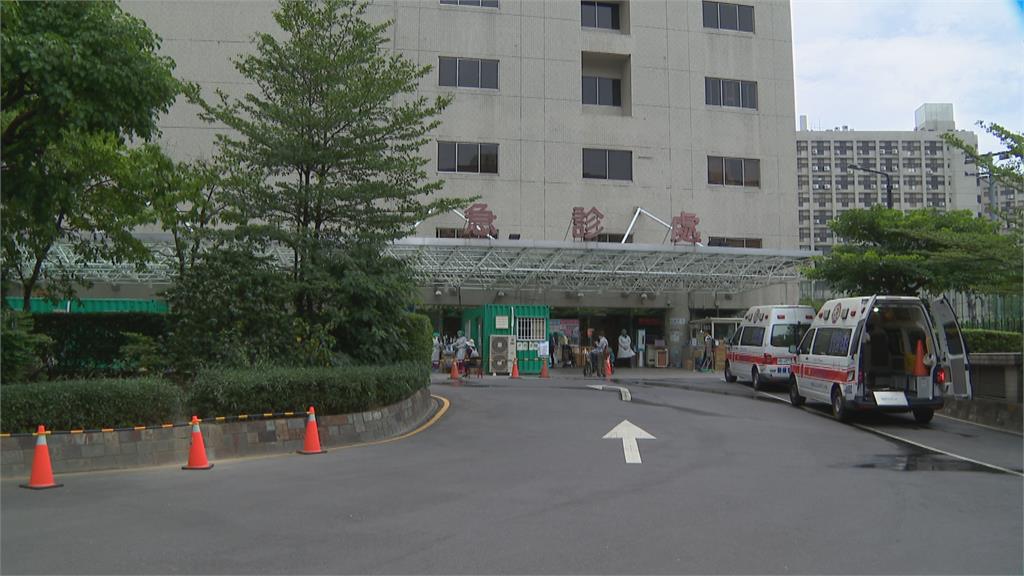 亞東醫院群聚11人染疫！確診1患者病逝有多重慢性病