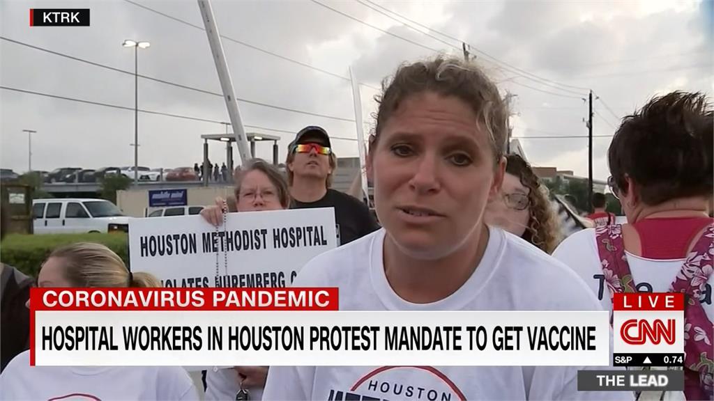 不滿醫院強制打疫苗　美國德州醫護群聚抗議