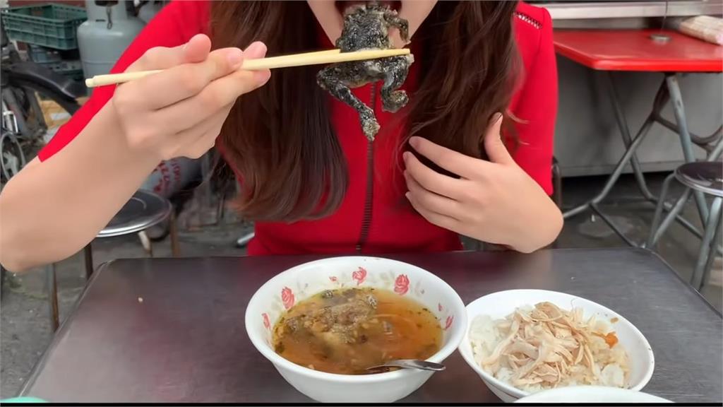 為吃青蛙湯飆252公里!韓妹大啖2款古早味 見原型自曝:好噁心