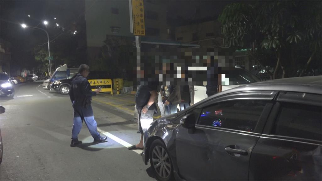高雄警方好緊張...深夜爆發聚眾鬥毆 警火速逮9人