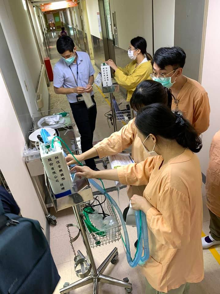 天團！五月天捐雙北醫院「66台呼吸器」　員工曝「邊接電話邊哭」