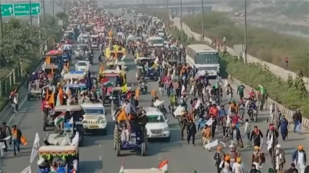 印度國慶日爆衝突 農民開拖拉機衝新德里
