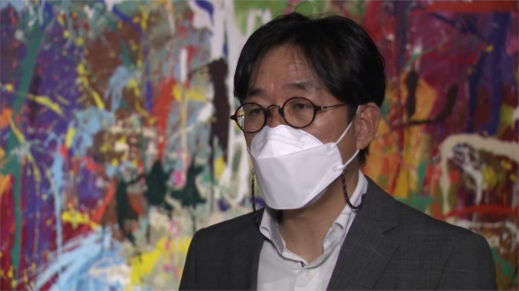 誤以為互動式展覽 情侶自由揮灑顏料毀畫作